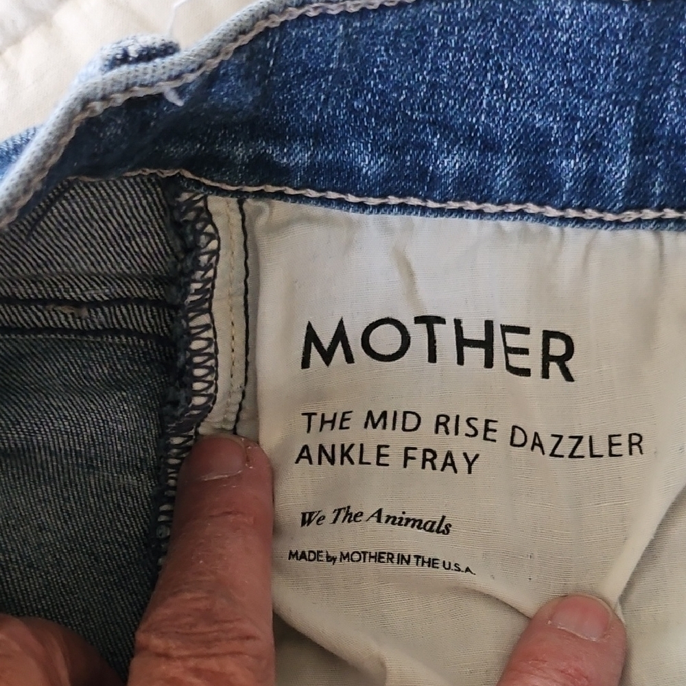 MOTHER Med Rise Dazzler Ankle Fray Jeans (Wash: We The Animals) - Picture 9 of 9